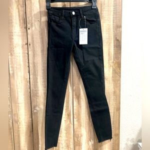 NWT Brandy Melville black straight leg jeans, XS